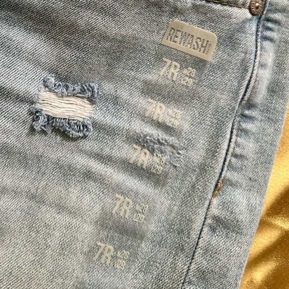 Ripped knee, distressed denim pants - Picture 5 of 5